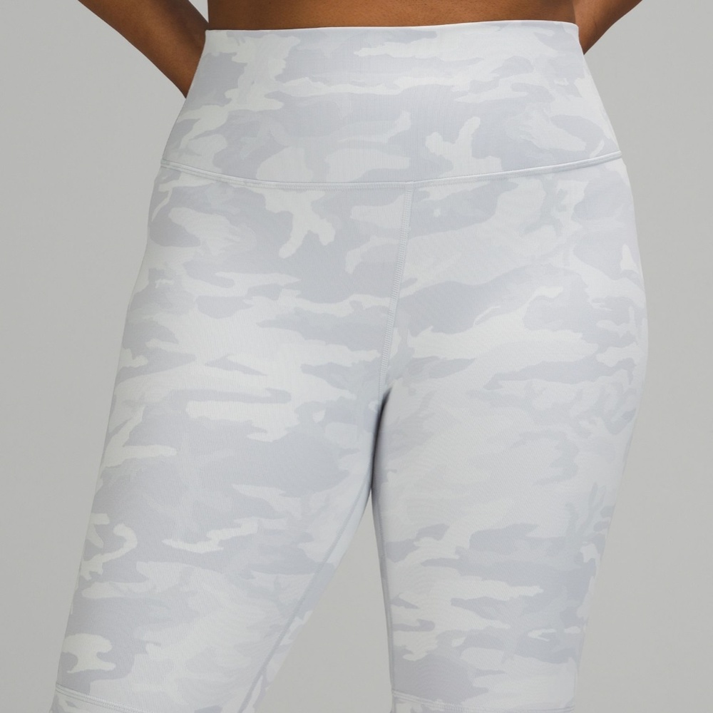 Size 4 Wunder Under Ribbed 10” - Picture 5 of 5